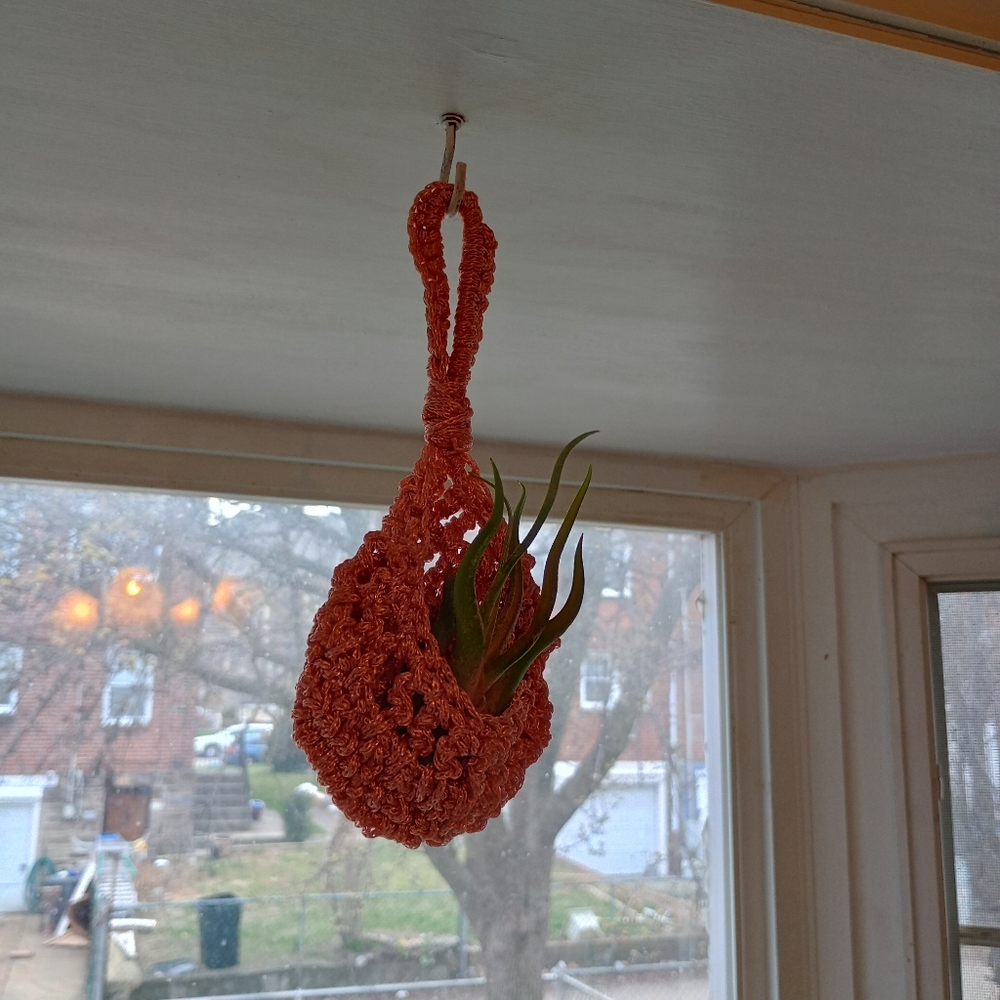 Air Plant / Mini Plant Hanger Basket, Orange, Crocheted, Boho Style, Pre-owned - Picture 3 of 4